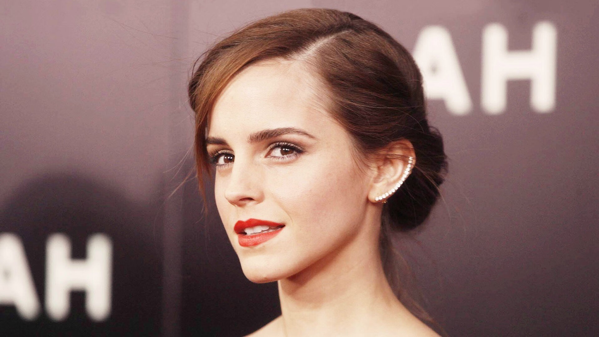 英超球队赛季中期体能负荷动态调整策略，英超tifo