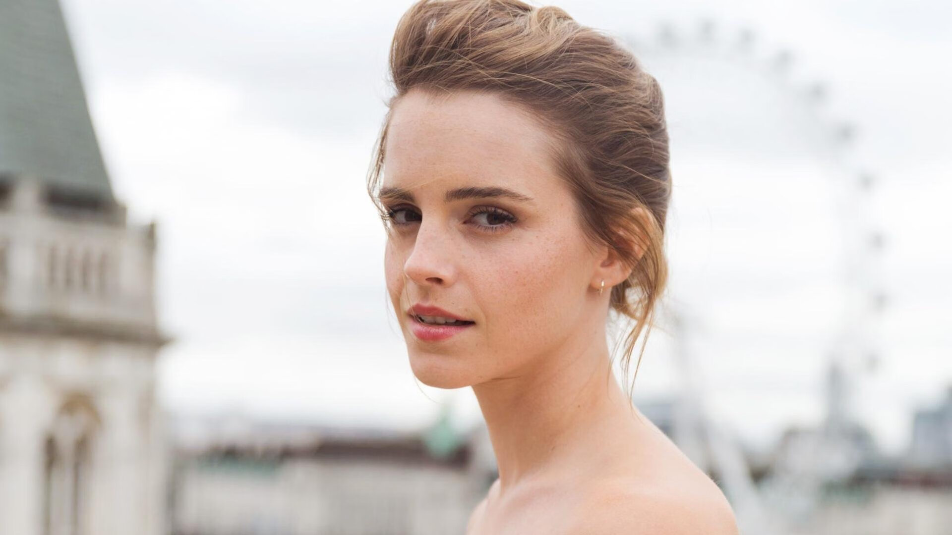 替补球员进球频率是否随赛季推进逐步升高，替补球员规则