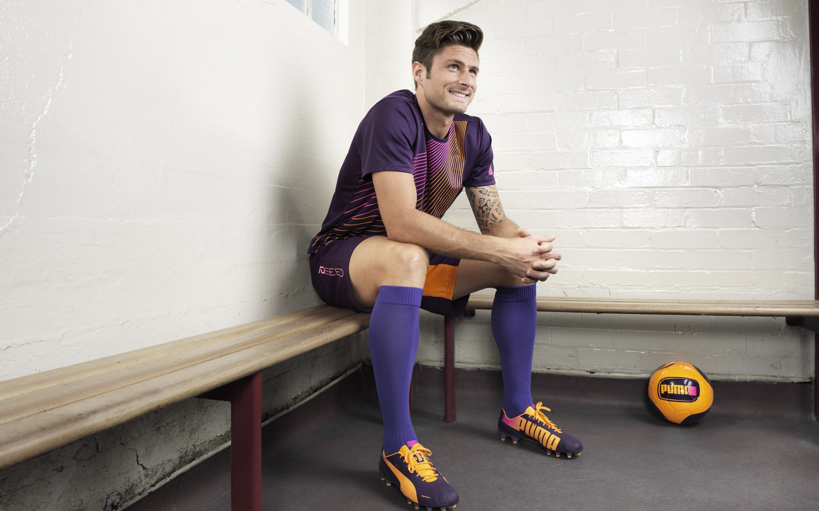 西甲教练团队使用情绪识别设备评估战术理解负荷阈值,情感负荷理论